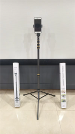 HighPerformance Selfie Stick with Integrated Tripod and Fill Light for Content Creators - Image 3